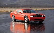  Dodge Challenger SRT      